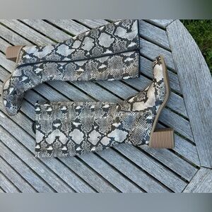 Universal Thread Marlee‎ Knee High Faux Leather Snake Boots US Women's Size 9.5